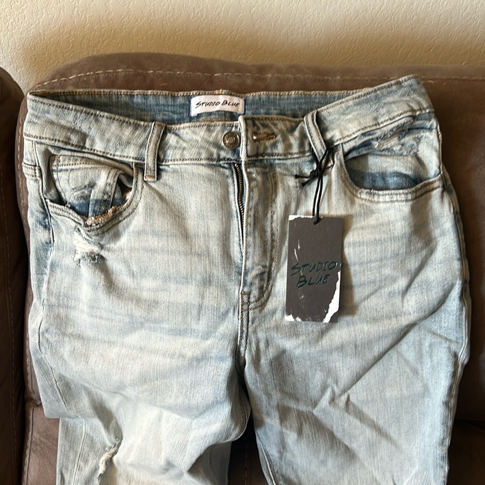 Studio blue distressed Jean